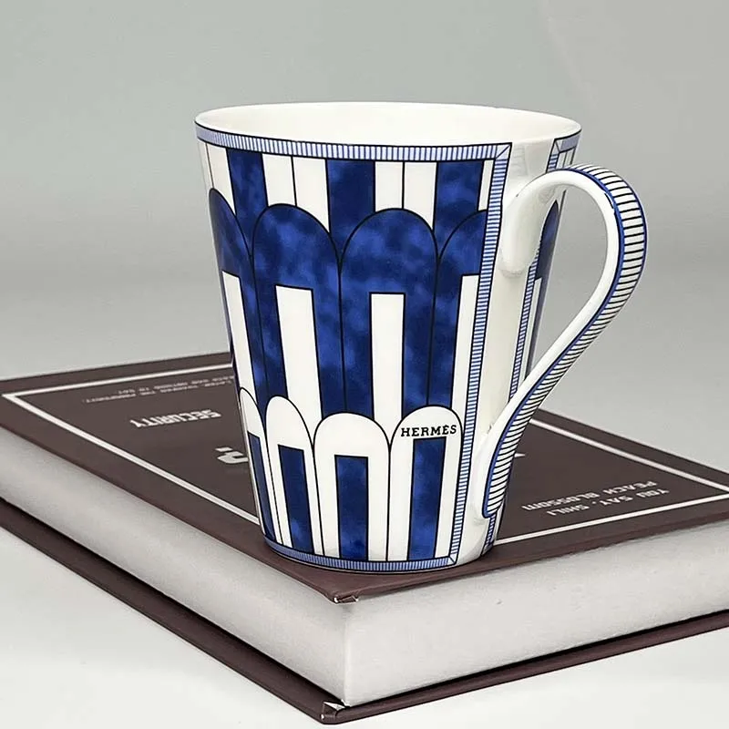 Цена Новинка 2021, ручная чашка, колокольчик, кофейная чашка, Офисная новинка, подарок с подарочной коробкой, керамическая чашка, роскошная чашка д... Купить Новинка 2021, ручная чашка, колокольчик, кофейная чашка, Офисная новинка, подарок с подарочной коробкой, керамическая чашка, роскошная чашка д...