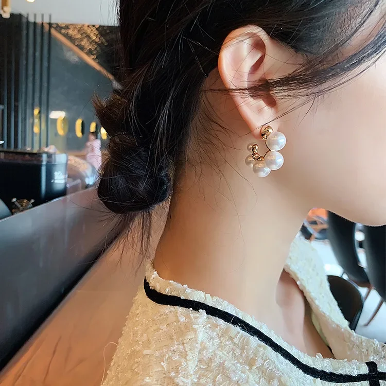 Женские серьги-гвоздики из серебра 925 пробы с жемчугом