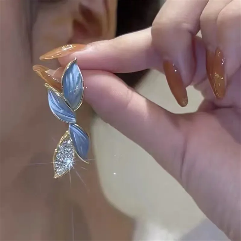 

New Classic Fashion Korean Delicate White Leaf Drop Earrings for Women Bohemian Zircon Wedding Party Dangle Earring Jewelry Gift