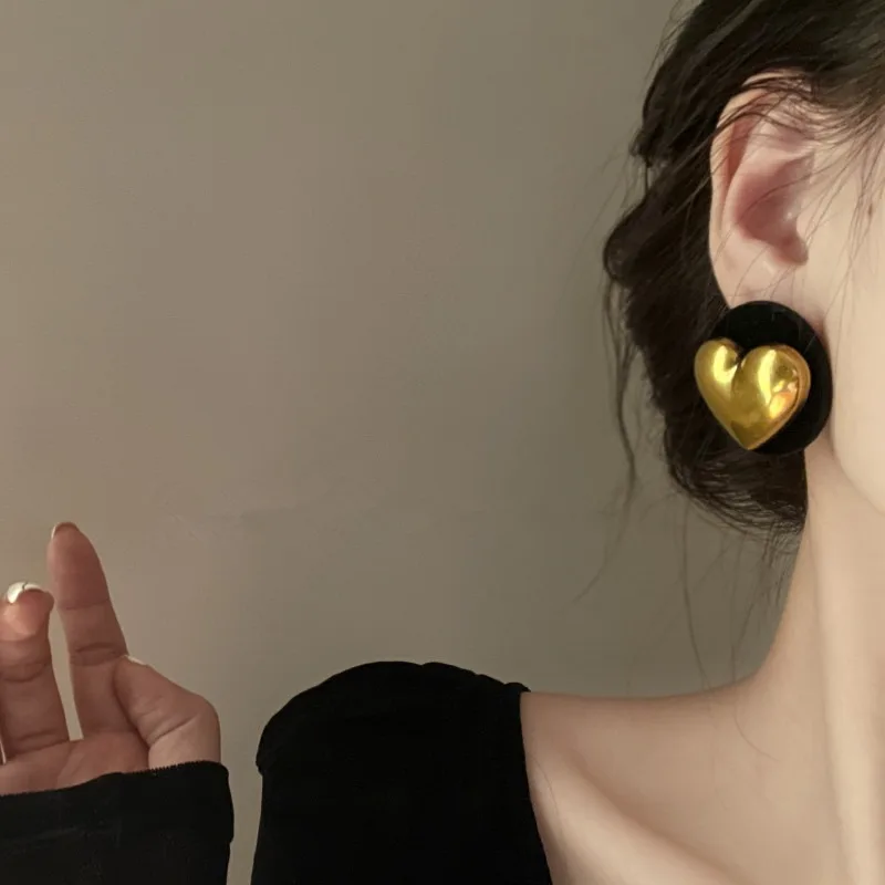 

Vintage Round Gold Colour Heart Statement Earrings Big Black Boho Earrings For Women Ethnic Jewelry Elegant Party Gift 2023