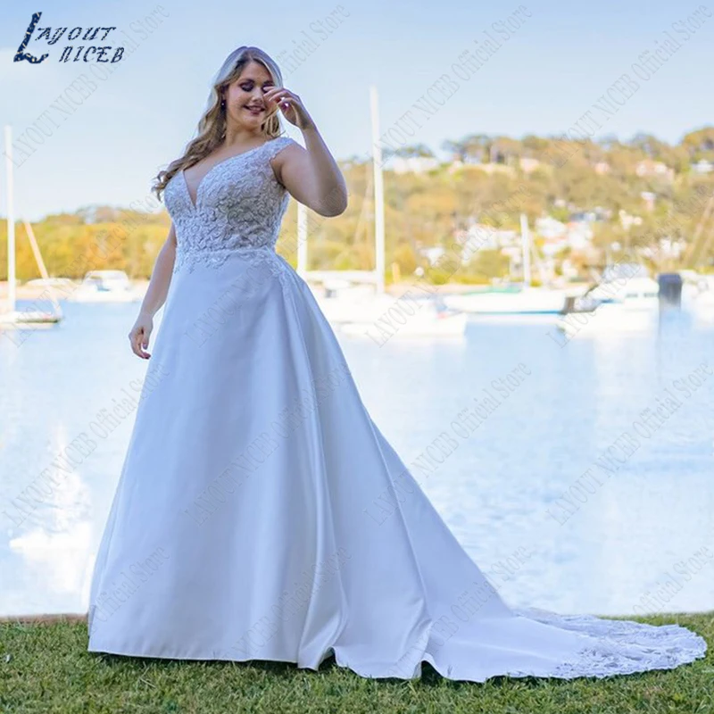 

LAYOUT NICEB Plus Size Wedding Dresses Sleeveless Lace Appliques Satin A-Line vestidos de novia playa V-Neck Boho Bridal Gowns