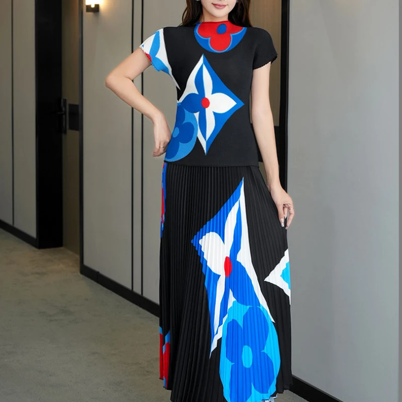 Летний женский элегантный костюм из двух предметов черный топ с коротким рукавом