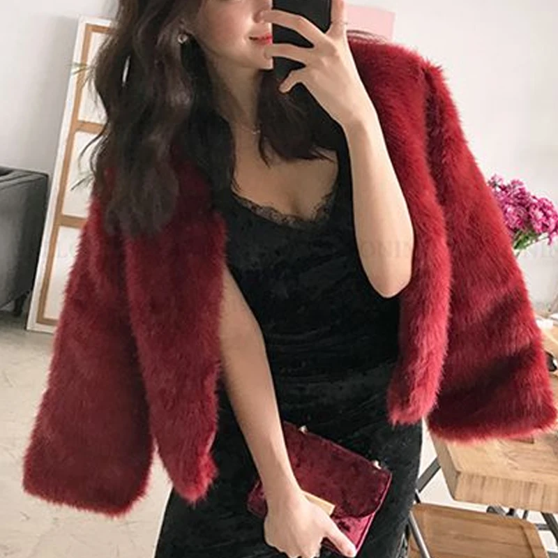 

Korean Fashion Faux Fur Coat Woman Winter Short Black White Slim Long Sleeve Imitation Rabbit Fur Overcoat Artificial Fur Jacket