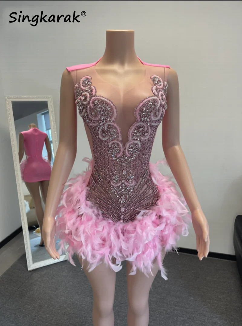 

Luxury Pink Diamonds Short Prom Dresses 2024 Sexy Sparkly Beads Rhinestone Feathers Crystal Birthday Cocktail Party Gowns