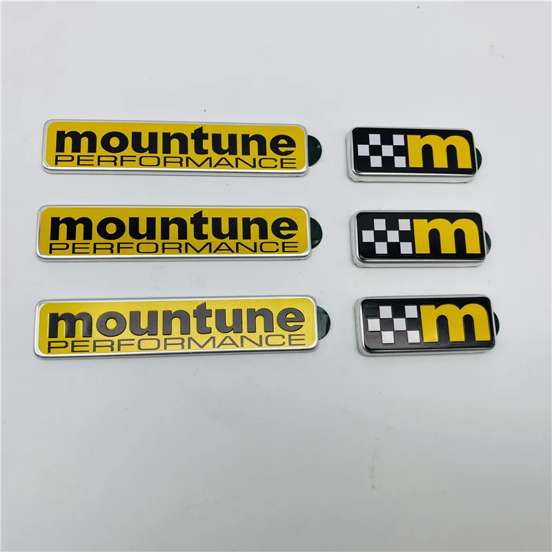 Желтая M значок эмблема этикетка