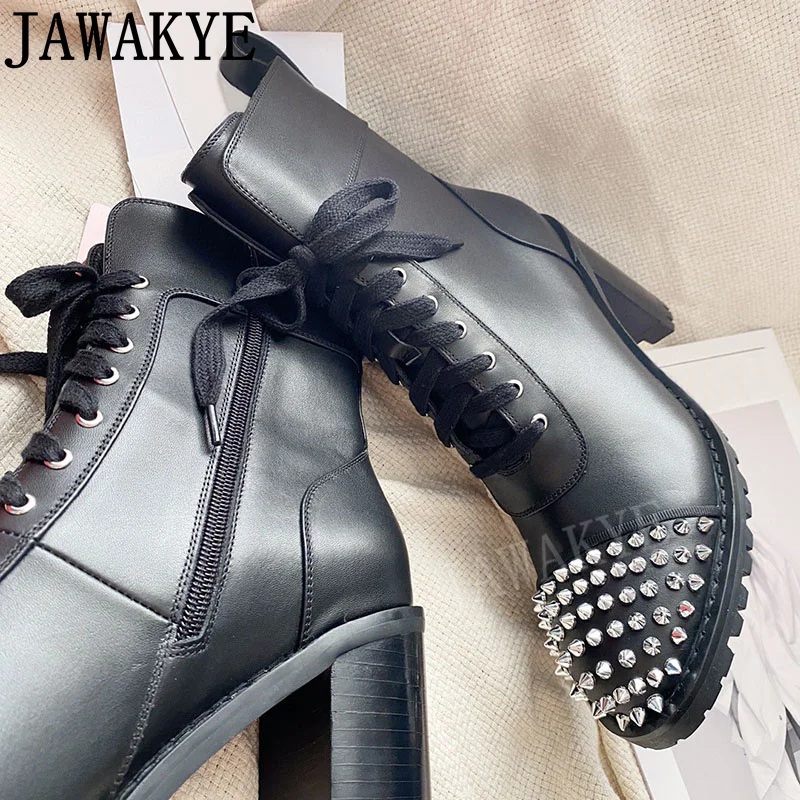 

Женские сапоги с шипами из натуральной кожи, на массивном каблуке