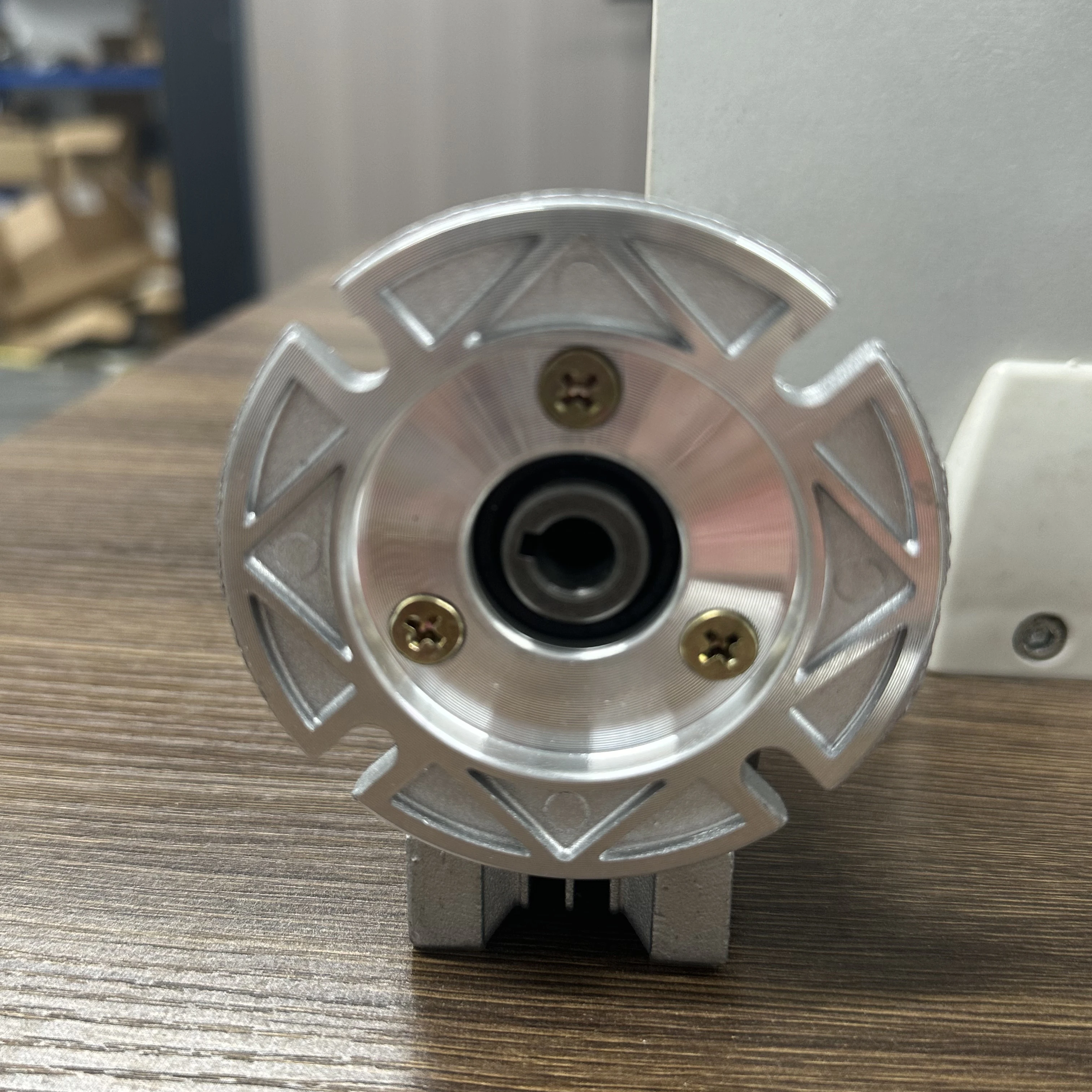 NMRV025 Червячный редуктор скорости для входного вала 9 мм и выходной вал 11 винтовая