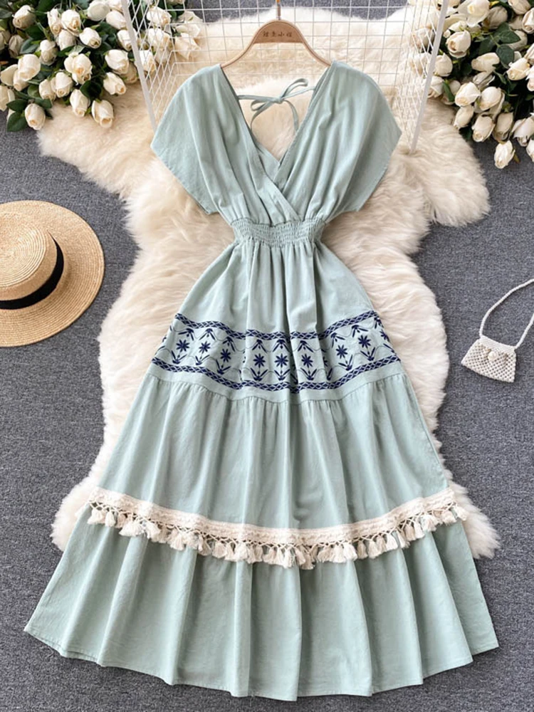 

Summer Bohemian Dress V-neck Retro Ethnic Embroidered Fringe Large Swing Mid Length Holiday Dress GD703