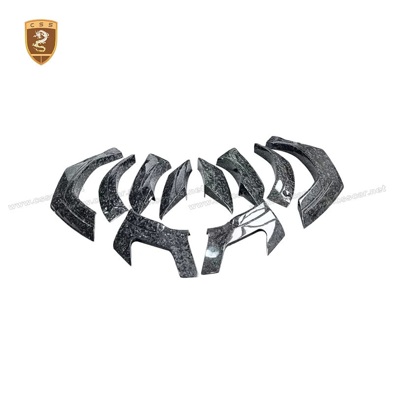 Фото Комплект обвесов WD Style из сухого карбона: расширители колесных арок и капот для Lamborghini URUS SE 2025 2026 №2