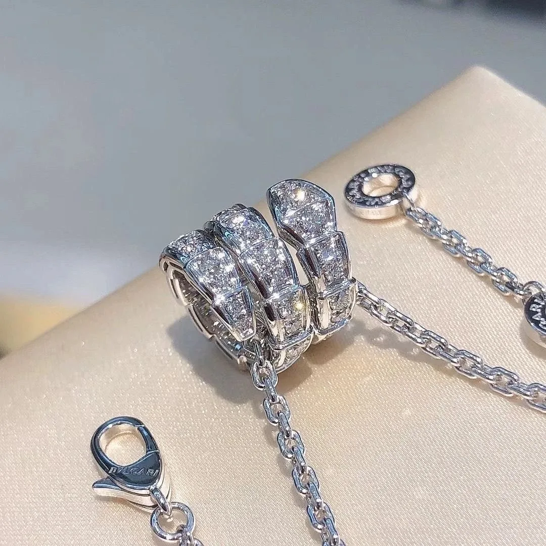 

Женское ожерелье из серебра 925 пробы