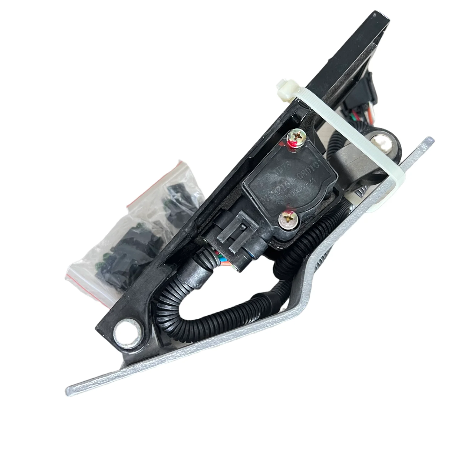Фото Высококачественная электронная педаль акселератора Dongfeng Truck Parts 37cm2150-08010 – незаменимая автозапчасть №5