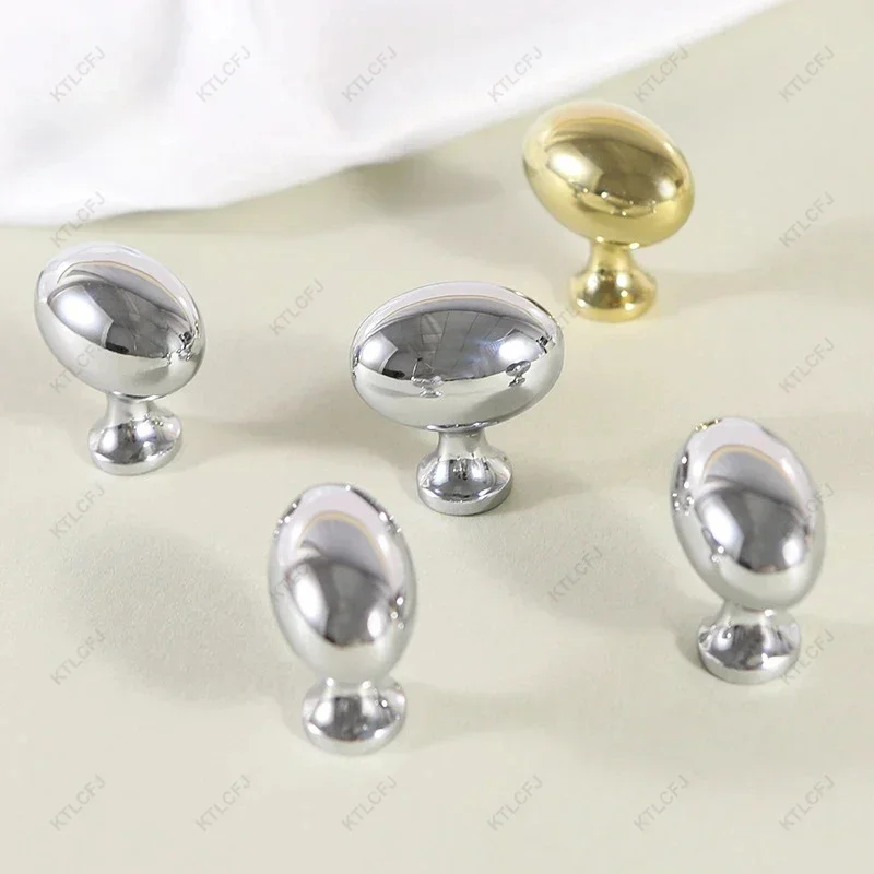 Ручка для шкафа с овальным отверстием