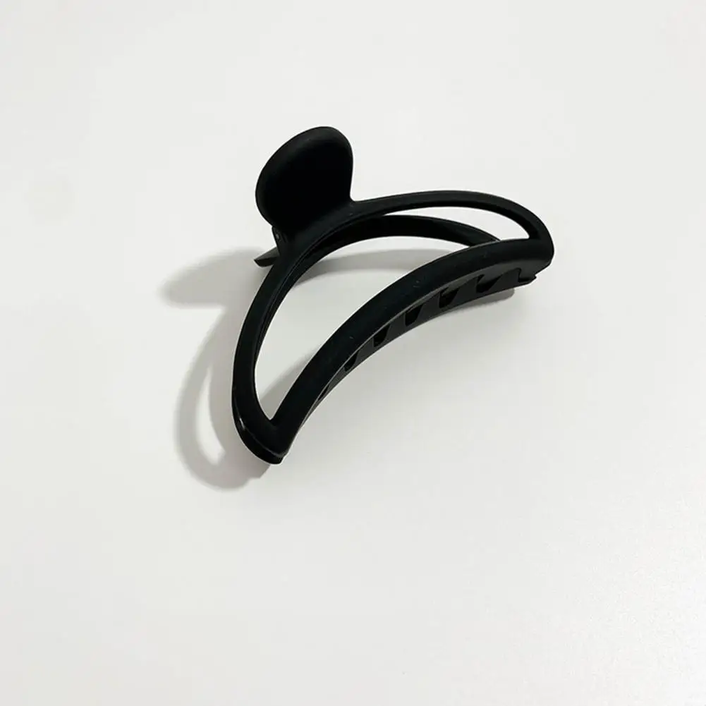 

Secure Hair Clamp Hollow Strong Claw Twisted Wave Oblong Shape Hair Clamp Anti-slip Anti-break Hair Organization Tool for Lady's