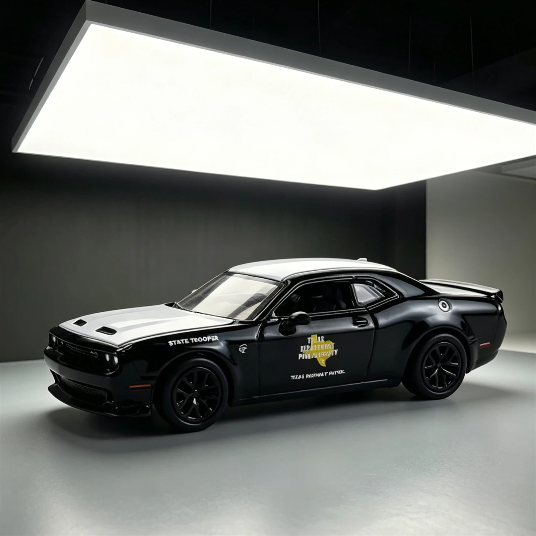Фото Greenlight 1:64 Hot Pursuit Series 47 2020 Dodge Challenger SRT Hellcat Texas Police 43050-E Коллекционная модель автомобиля №1