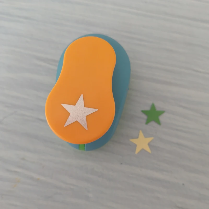 

Фигурный дырокол CJEC 1,5 см