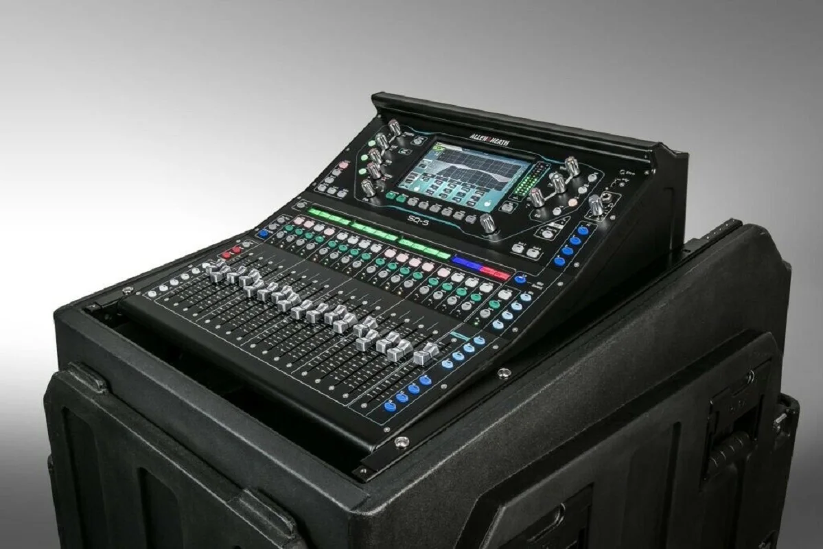 

Новый рекламный цифровой миксер Allen and Heath SQ-5, 48 каналов