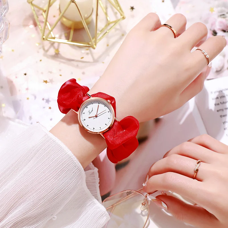 

2023new Hair Ring Elastic Quartz Watch Fashion Bracelet Watch Ins Wind Creative Ribbon Female Watch Large Intestine Circle Watch