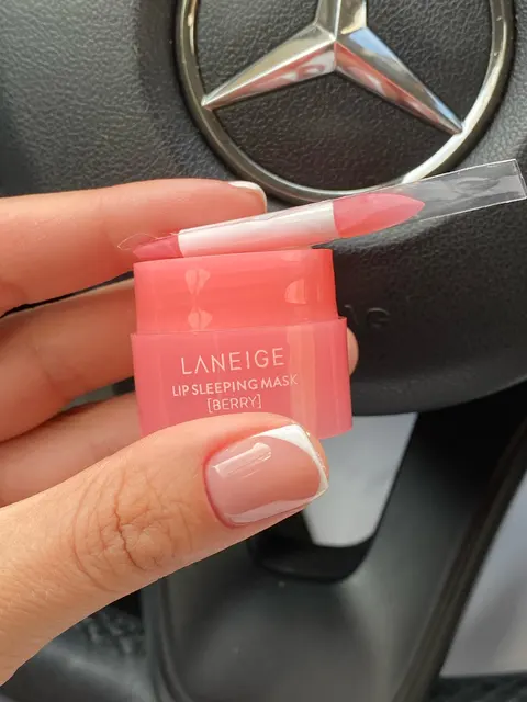 Lip Care Cream Moisturize And Nourish The Lips, And Dilute The Lip Lines Suitable For Women SAL99 4