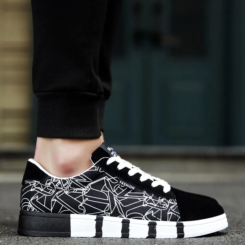 

Кроссовки мужские из ПУ кожи, на вулканизированной подошве, 45 размеров