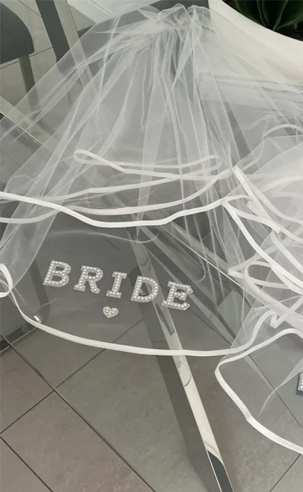 

Белая короткая фата для невесты HGDTFF