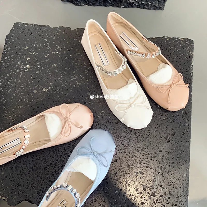 

Summer New Fashion Super Soft Leisure Running Shoes Water Diamond Round Head Sneakers Dance Shoes Flat Large Size Women's Shoes