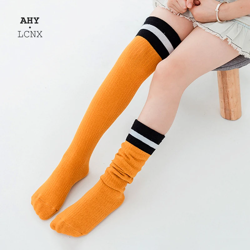 

Женские весенне-летние разноцветные колготки до колена, хлопковые детские чулки в полоску, белые милые детские носки с мультяшным рисунком,...