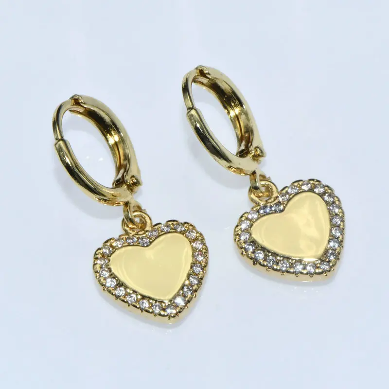 

Luxury Women Jewelry Supplies Color Remain Gold Plated Copper CZ Paved Heart Charms Round Hoop Earrings for Women