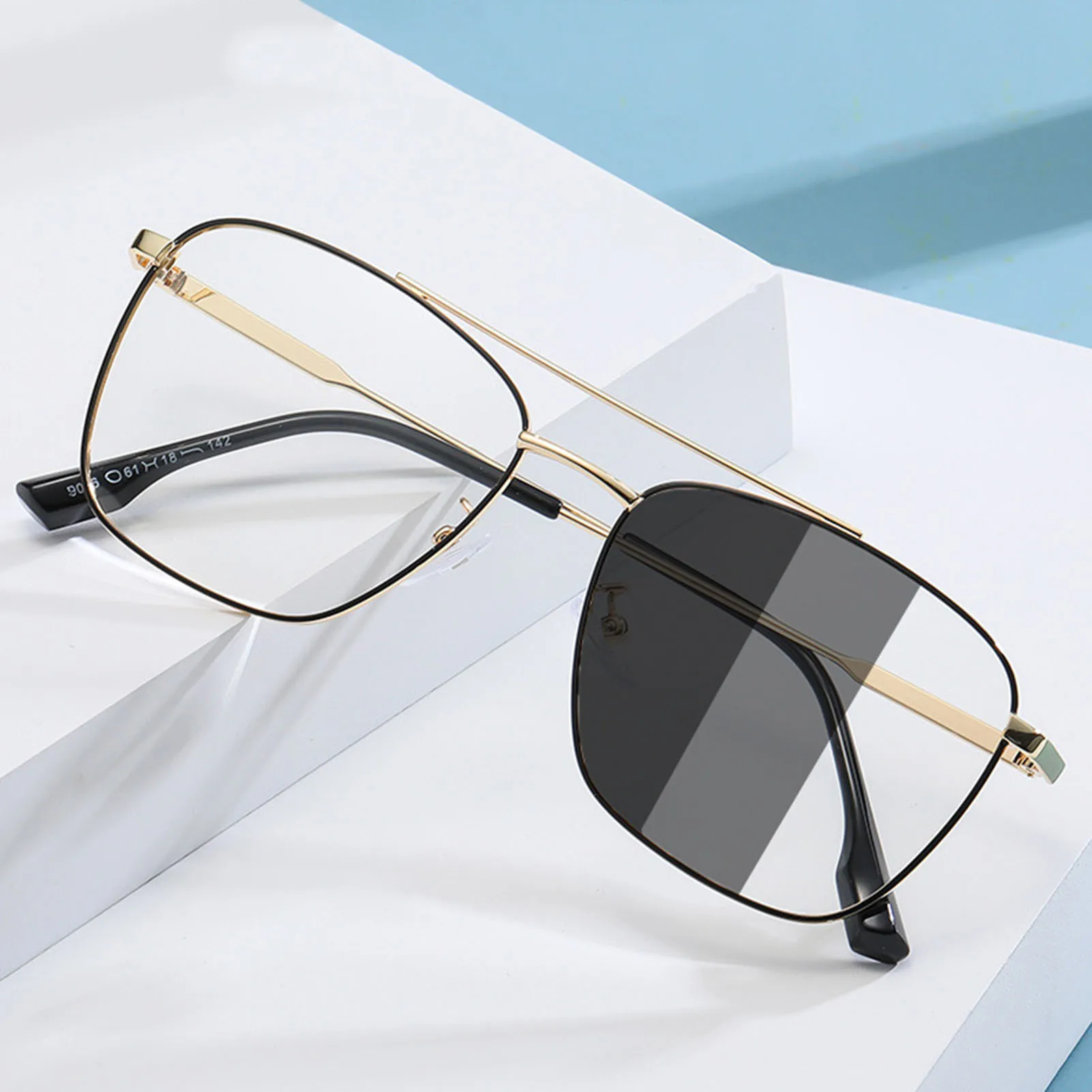 

Blue Light Blocking Glasses Photochromic Anti-Eye Strain Fashion Frame Glasses Computer Gaming Glasses Eyewear Accessories FS99
