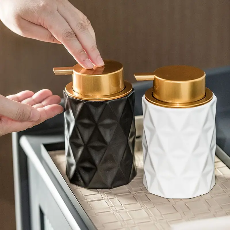 Керамическая бутылка для лосьона в форме алмаза 260 мл