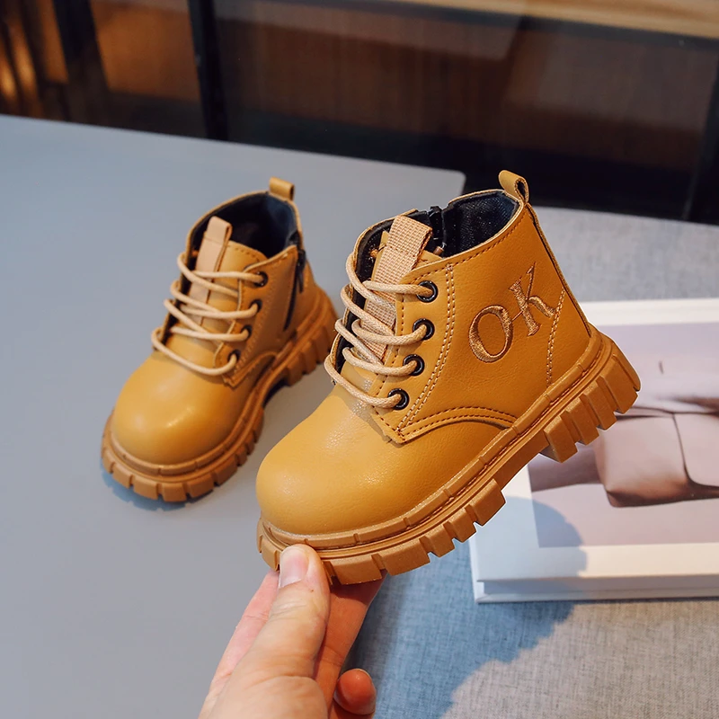 

Autumn Winter New Children's Solid Color Anti Slip Plush Short Boots Girls' Fashion Leather Soft Sole Sports Cotton Boots