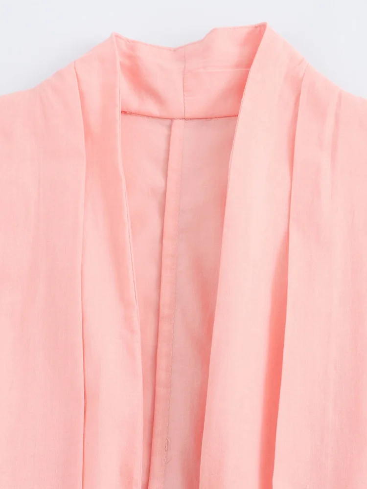 Женское платье-рубашка с поясом V-образным вырезом и коротким рукавом