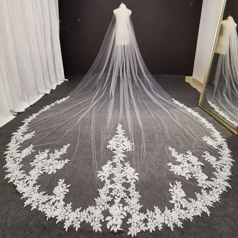 

Luxury 4 Meters Long Lace Wedding Veil with Comb White Ivory Bridal Veil High Quality Bride Headpieces Wedding Accessories 2021