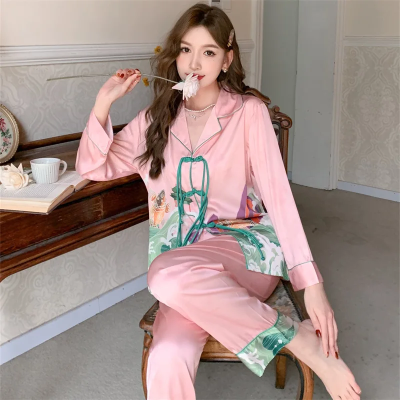 [Rich Family Qianjin] 2023 Spring/Summer New Sleepwear Women's Ice and Snow Silk Printed Long Sleeve Pants Home Fury
