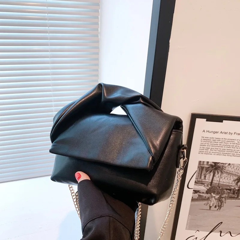 

Женская сумка из мягкой кожи, с узлом