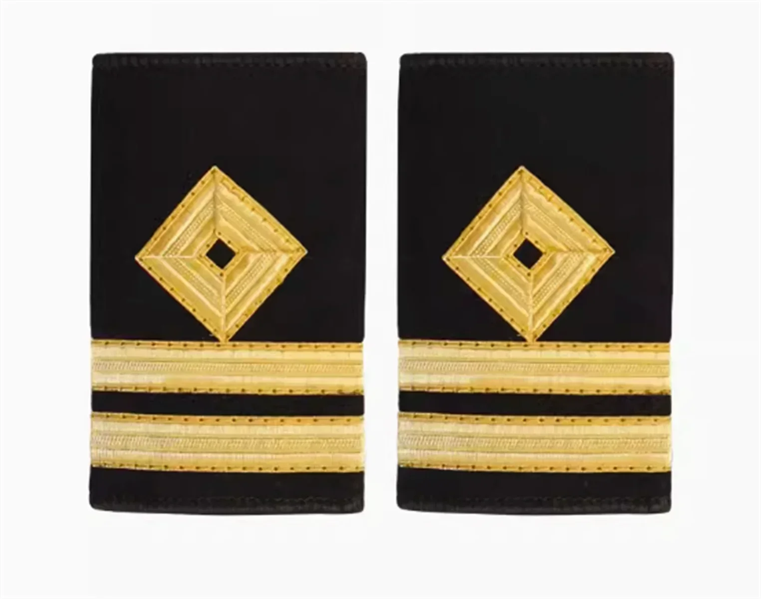 Значок на плечо из шкуры капитана Академии