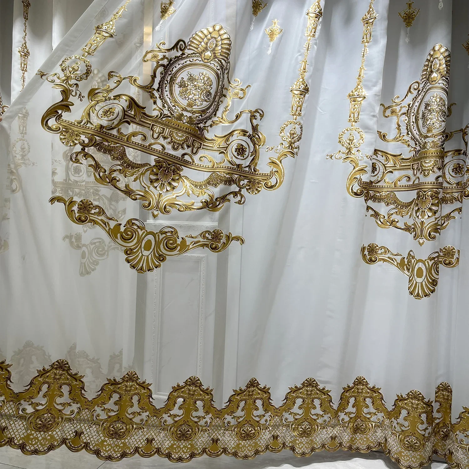 

Шторы Европейский дворец синего бархата