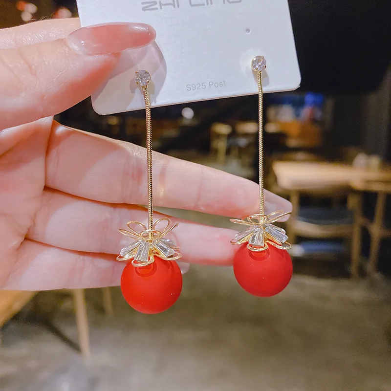 

Japanese and Korean ins design female red long earrings 2022 new fashion pearl earrings Bride's wedding long style popular