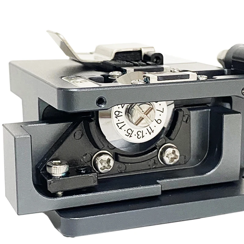 New High Quality Fiber Cleaver Cold Contact With 16 Blades XD-08 Metal Material FTTH Fiber Cable Cutter Knife Cleaver Tool