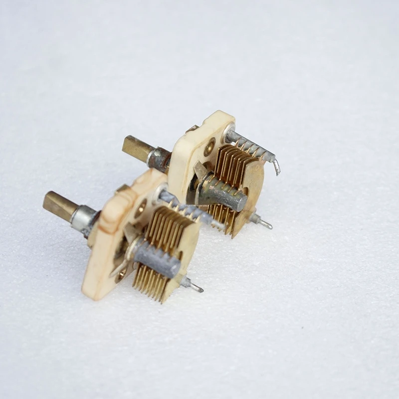 

1pcs 30PF-65PF Left and Right Beat Frequency Fine-tuning Air Adjustable Variable Capacitor