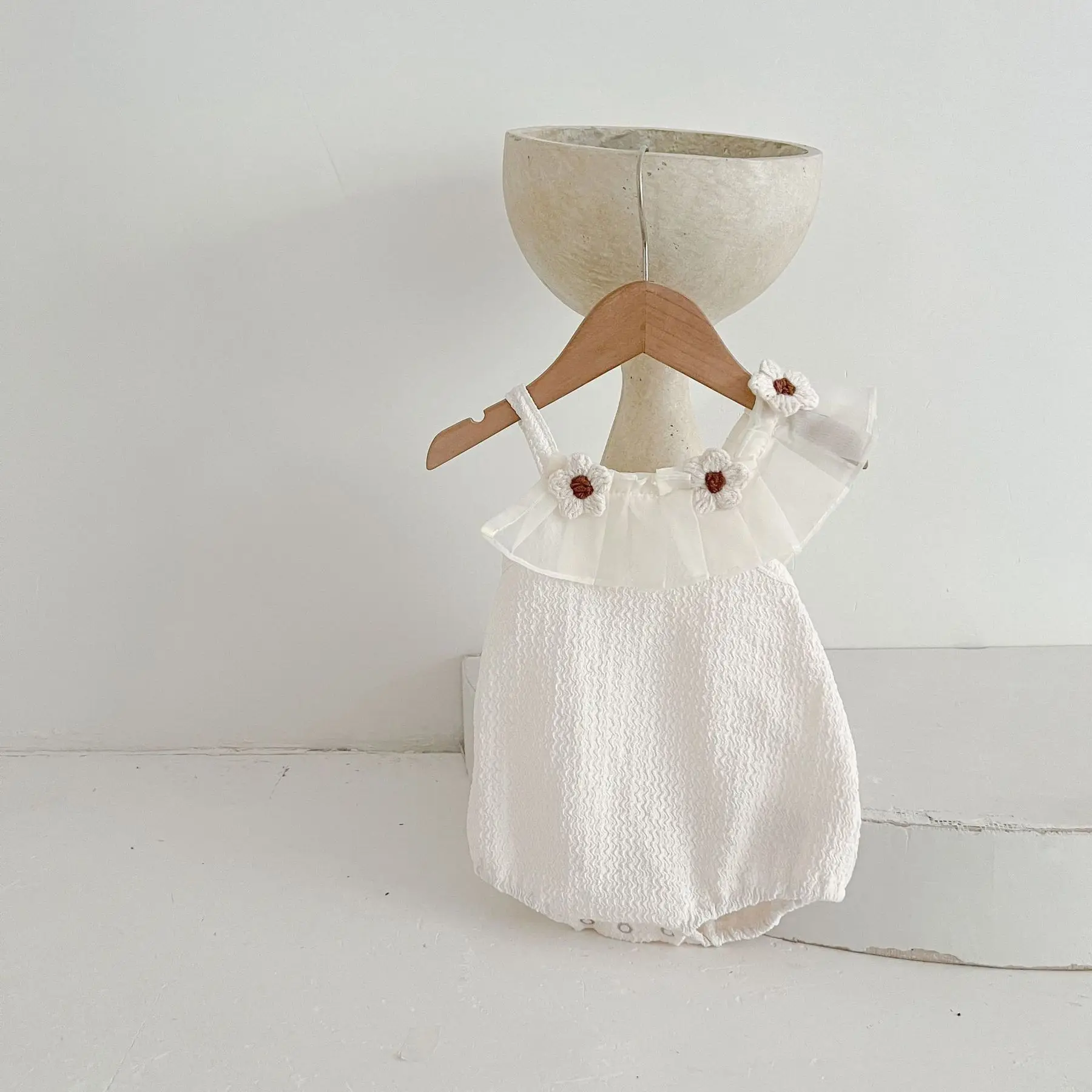 

Летний милый детский комбинезон, сетчатый цветочный декоративный комбинезон без рукавов на бретельках, высококачественный тканевый детский белый милая фотография