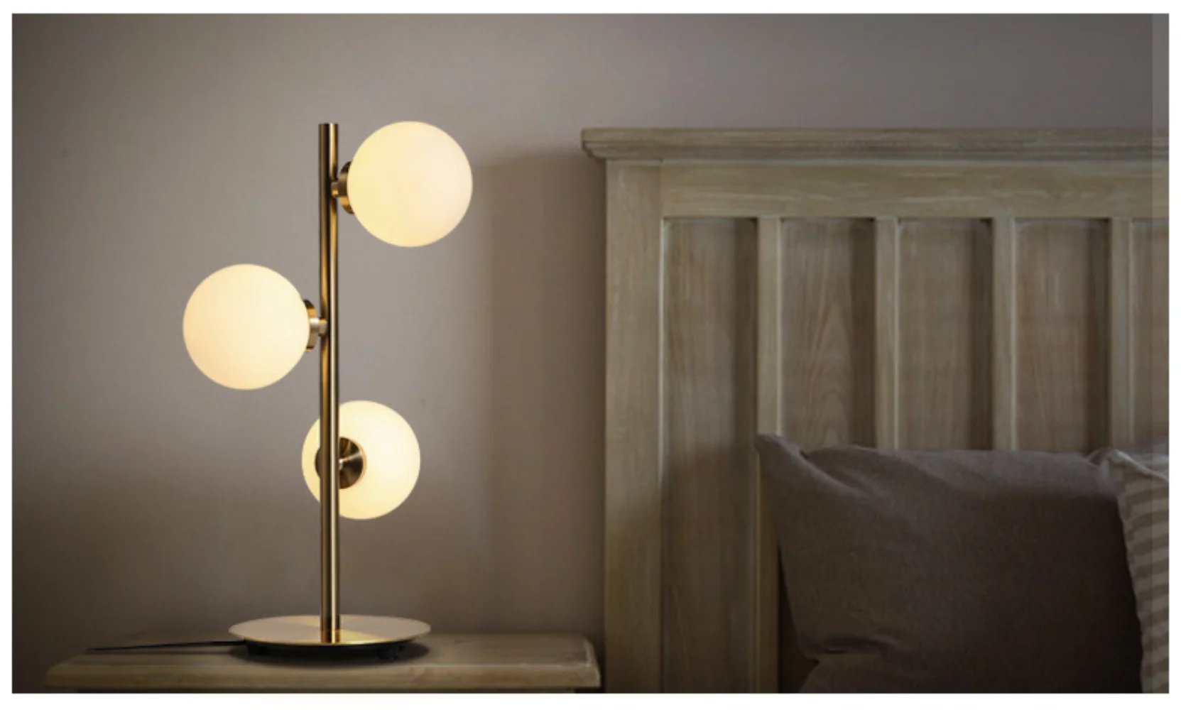 

Простая индивидуализированная лампа для чтения с 3 стеклянными лампами, светодиодная настольная лампа G4, настольная лампа с матовым металлическим блеском для Австралии/ЕС/США, настольная лампа для учебы