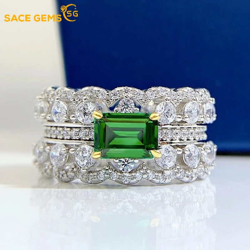 

Женское кольцо из серебра 925 пробы с изумрудами и бриллиантами