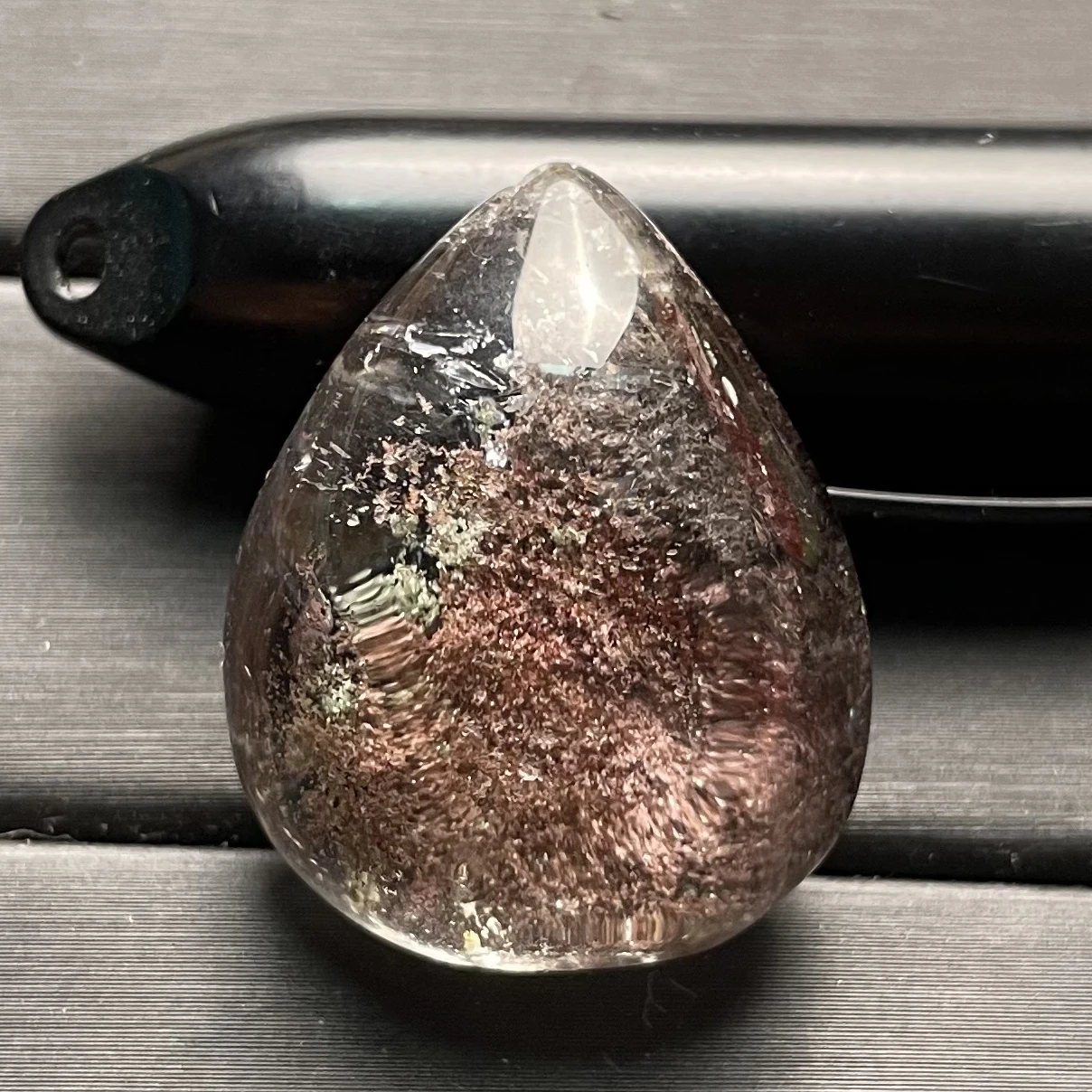 

Кристальная подвеска из зеленого камня