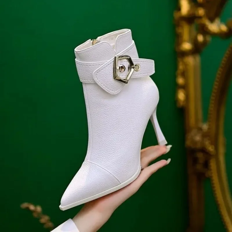 

Женские теплые и удобные ботильоны, повседневные модные ботинки в стиле ретро, привлекательные ботинки на высоком каблуке с боковой молнией, новинка зимы 2024