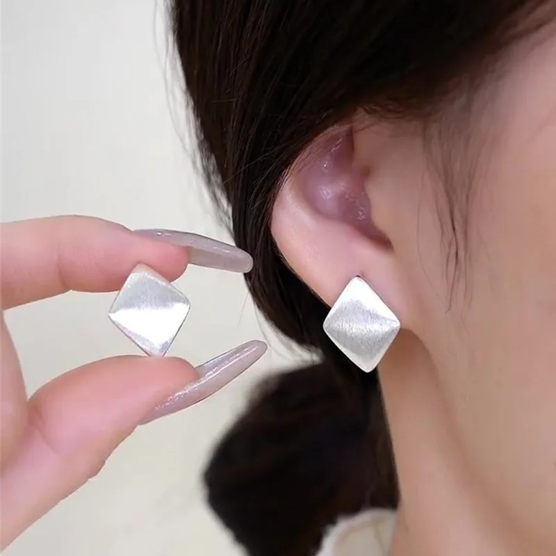 

S925 pure silver wire drawing earrings light sense of luxury senior diamond earrings