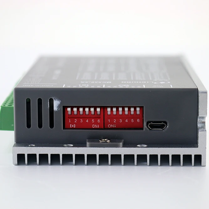 Фото Lichuan 2-осевой шаговый драйвер MC556-2A 5.6A DC24V-50V 2-осевой драйвер шагового двигателя для Nema 23 Nema 24 Nema 34 шаговый двигатель №2