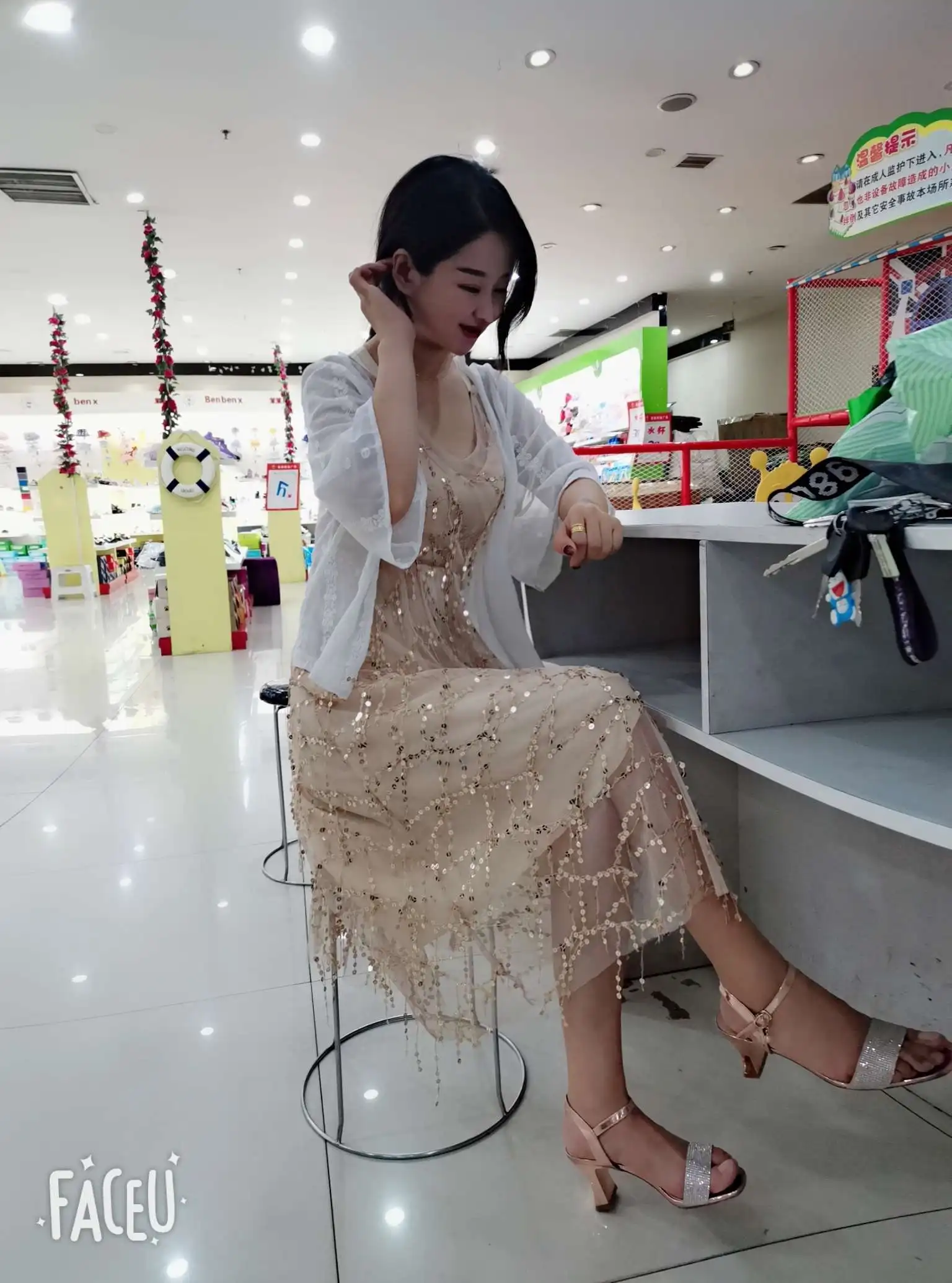 

Sexy Woman Dresses suspenders Luxury Short Evening Dress with Sequins Ladies Fashion Sexy Party Wear Gown Prom Dress