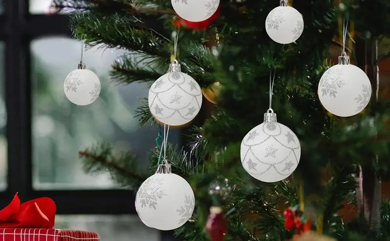 

24Pcs Christmas Ball Ornament Shatterproof Balls Christmas Tree Baubles Pendant Christmas Tree Ball Ornament Holiday Party Decor
