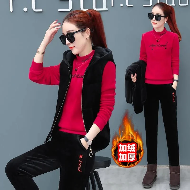 Женский зимний теплый пуловер с высоким воротником