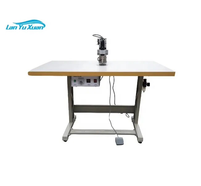 

Ultrasonic point earloop welding machine